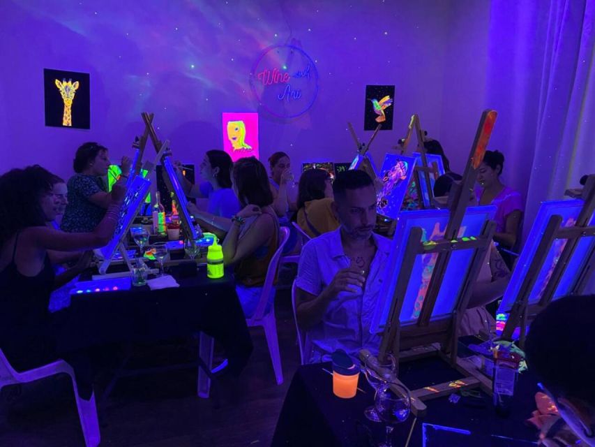 Barcelona: Fluorescent Paint and Wine Workshop - Fluorescent vs Standard Acrylics on Weekends