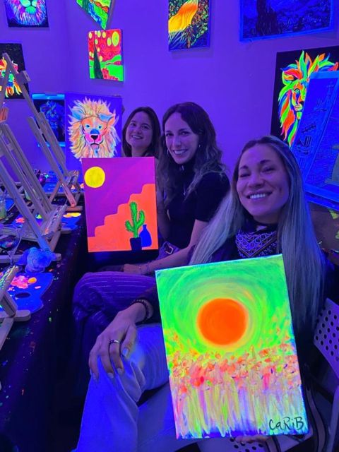 Barcelona: Fluorescent Paint and Wine Workshop - Instructor Style: Guided Steps, Plus Freedom to Make It Yours