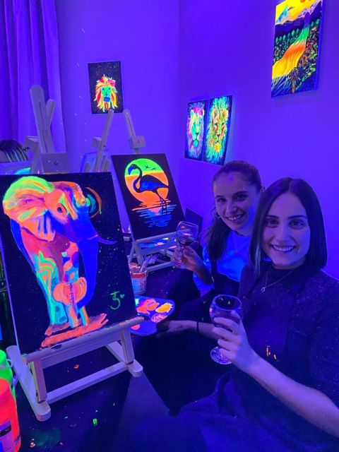Barcelona: Fluorescent Paint and Wine Workshop - Drinks Included: Unlimited Wine, Plus Water and Soft Drinks