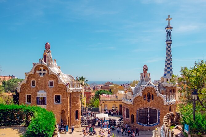 Barcelona Food Tour: Tapas, Drinks and Delights with a Local - Stop 1 in Barri Gòtic: vermuteo, croquetas, and an old-school dessert