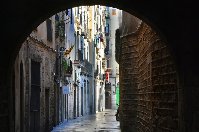 Barcelona Food Tour: Tapas, Paella, Sangria & 8+ Local Tastings - How the secret dish reveal makes the tour feel local