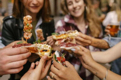 Food Walking Tour with Tapas and Wine