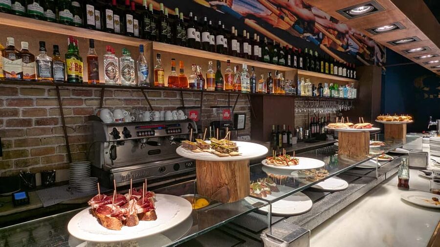 Barcelona Full Private Tapas & Historical Tour - Why this Barcelona tapas and history mix actually works