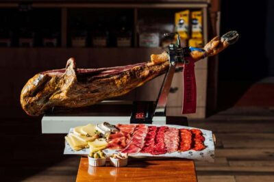 Barcelona Full Private Tapas & Historical Tour