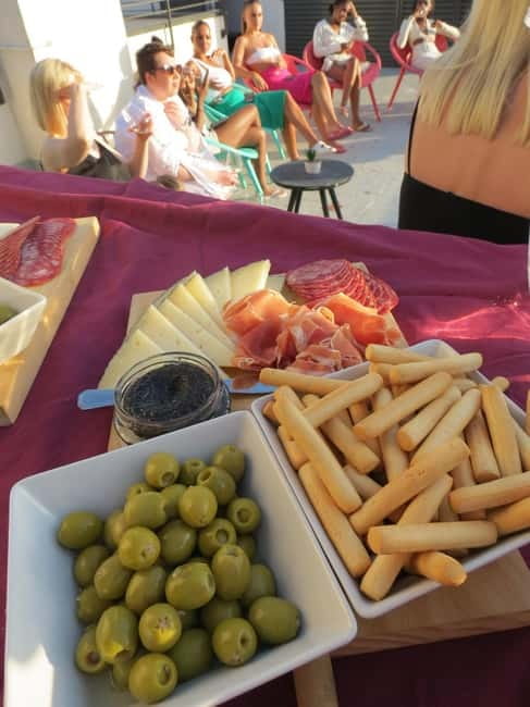 Barcelona: Fun & Unpretentious Rooftop Wine Tasting - Where you meet on day one: quick route to the rooftop terrace