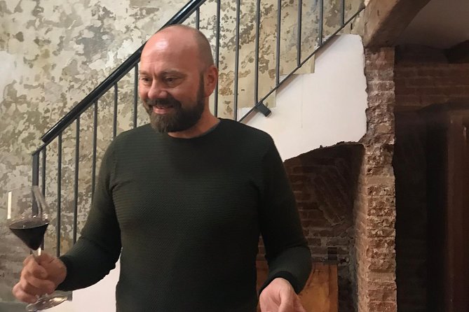 Barcelona Fun Wine Tasting with a Sommelier - What Happens During the 90-Minute Wine Flight