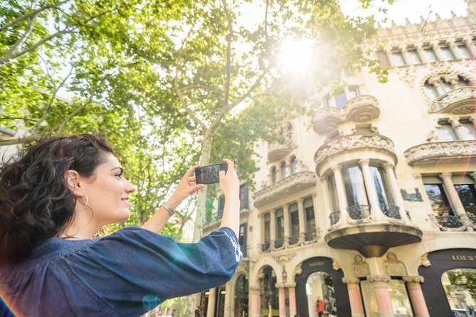 Barcelona Gaudi and Sagrada Familia Tour - The Sagrada Familia segment: a guided story about construction and symbolism