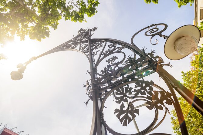 Barcelona Gaudi and Sagrada Familia Tour - Photo tips you’ll be glad you planned for