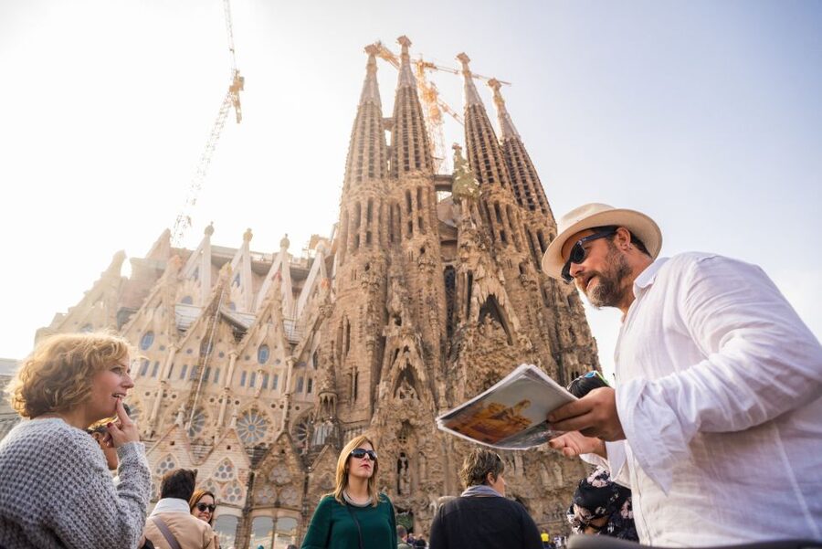 barcelona: Gaudi Highlights eBike tour - Start line at Plaça de Sant Agustí Vell, then learn to glide