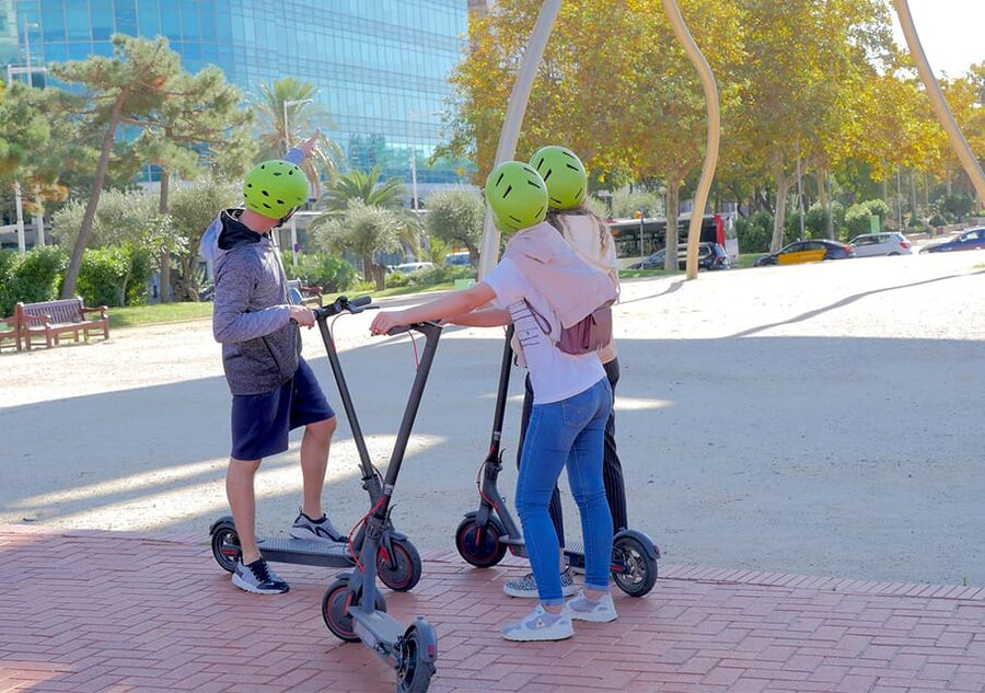 Barcelona: Gaudi Highlights Guided Tour by Electric Scooter - La Monumental and the return arc: what the route teaches you about Barcelona’s contrasts