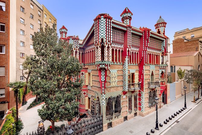 Barcelona Gaudi Houses Tour: Casa Vicens, Pedrera & Casa Batlló - Starting in Gràcia at Casa Vicens: Garden Atmosphere and Real Rooms