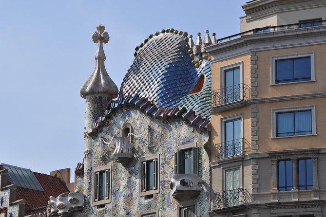 Barcelona & Gaudi. Regular Tour - Casa Mila, La Pedrera, as the Opening Statement