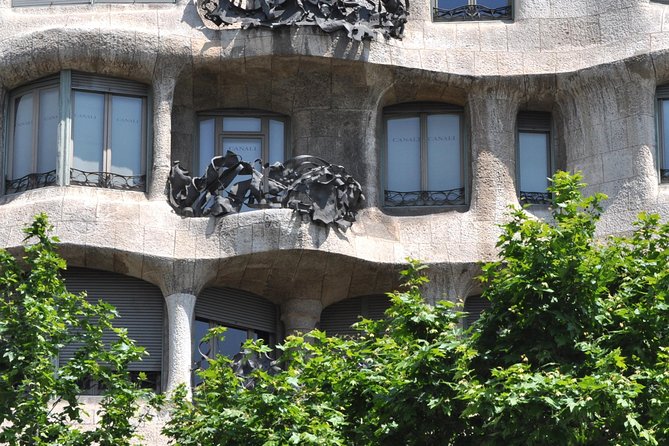 Barcelona & Gaudi. Regular Tour - Why Practicing Architects Change the Way You See Gaudi