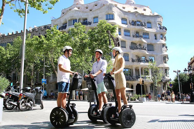 Barcelona: Gaudí Segway Tour - Port Vell and the Barcelona Face: a quick pop art detour with a purpose