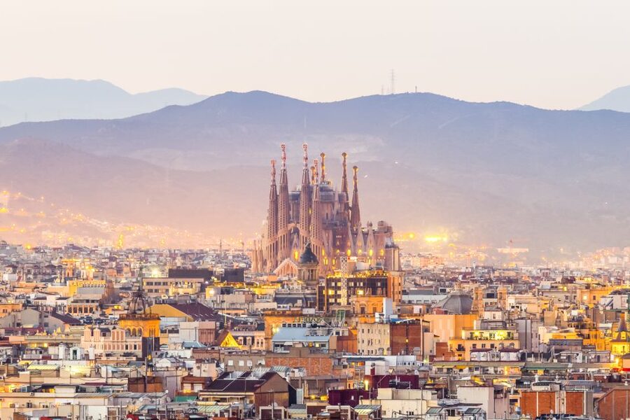 Barcelona: Gaudí Sightseeing Guided Segway Tour - Arc de Triomph: A Landmark Built for a World’s Fair Moment