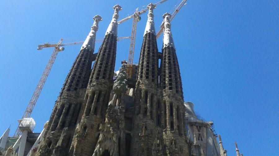 Barcelona: German City Tour from Gaudí's Perspective - Gaudí as a Person: Early Contracts, Nature, and a Reputation Built Fast