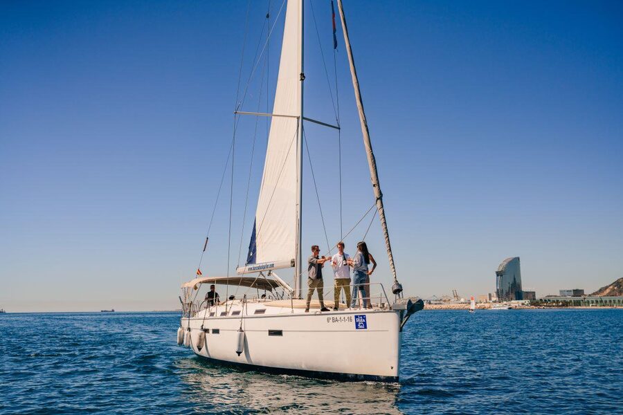 Barcelona: Gin & Tonic Workshop and Sunset Sailing cruise - Why this gin and tonic workshop on a yacht makes sense in Barcelona