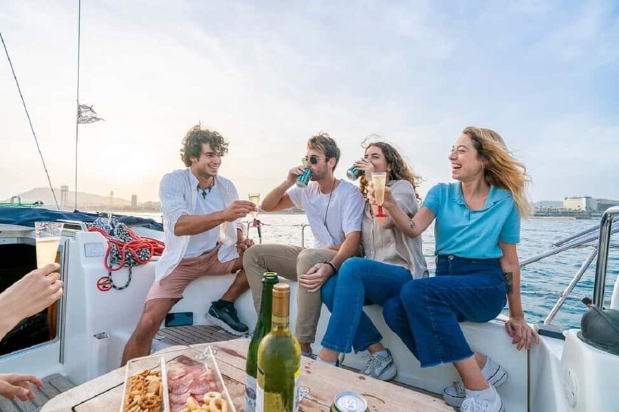 Barcelona: Gin & Tonic Workshop and Sunset Sailing cruise - Small-group vibe: the upside and the reality