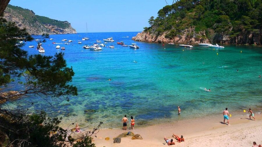 Barcelona: Girona & Costa Brava Small Group Tour with Pickup - From Barcelona to Girona: your first win is getting there easily