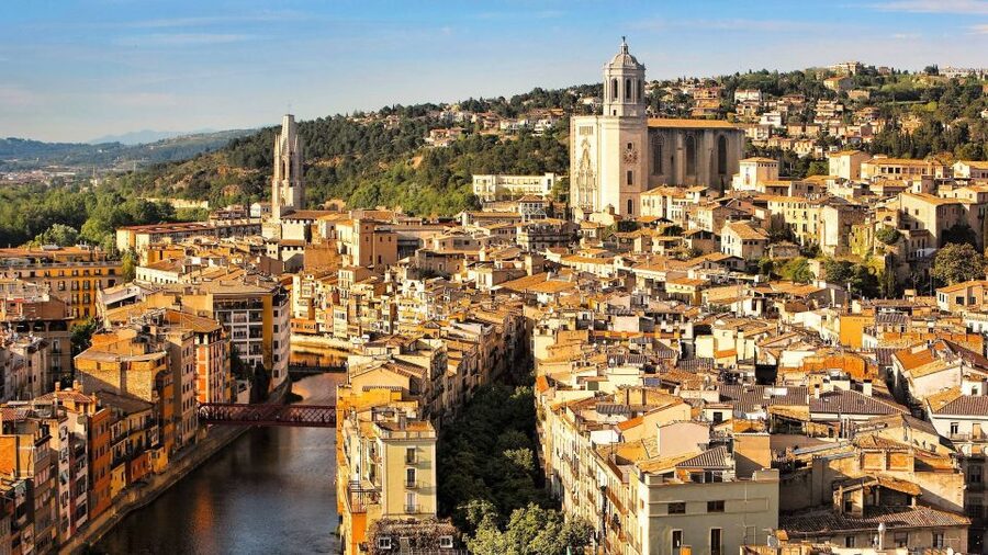 Barcelona: Girona Game of Thrones Private Tour with Pickup - Jewish Quarter in Girona: Braavos streets and Arya themes