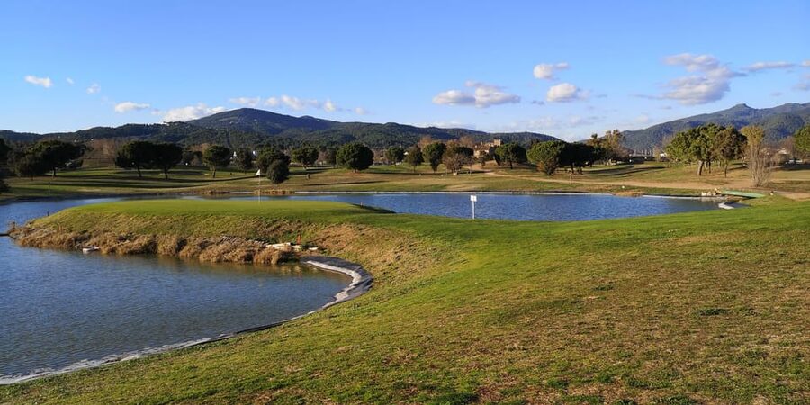 Barcelona Golfing: All-Inclusive Experience Pick-Up Drop-Off - Equipment Included, So You Can Pack Smarter