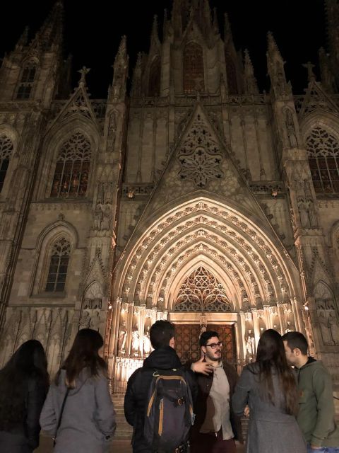 Barcelona: Gothic Quarter By Night Guided Walking Tour - The Cathedral of Barcelona: Architecture With a Backstory