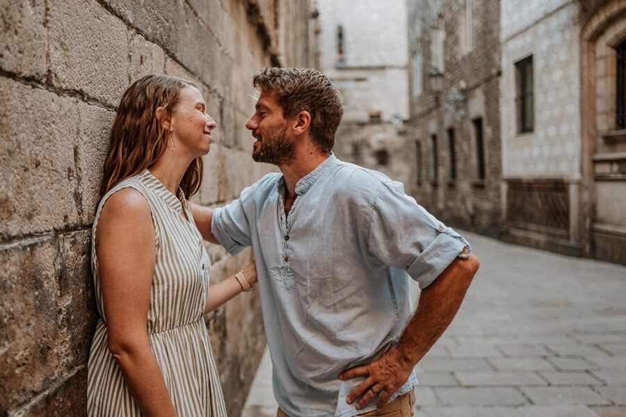 Barcelona: Gothic Quarter Cinematic Photoshoot and Guide - The secret spots: hidden garden and panoramic views
