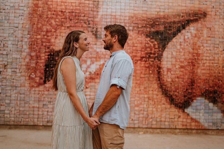 Barcelona: Gothic Quarter Cinematic Photoshoot and Guide - Post-processing help, plus a café moment that makes the photos last