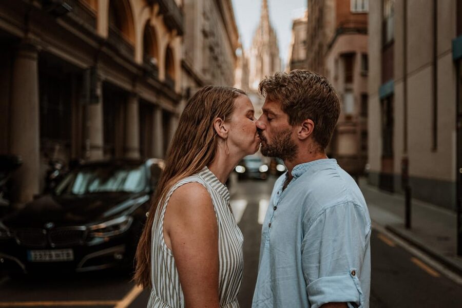 Barcelona: Gothic Quarter Cinematic Photoshoot and Guide - Who this is perfect for, and who should reconsider