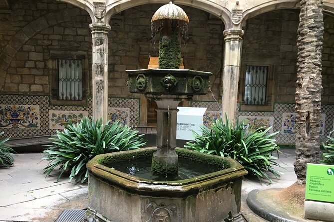 Barcelona Gothic Quarter From Roman Walls to Hidden Courtyards - Dark Corners and Political Power: From the Executioner House to Plaça de Sant Jaume