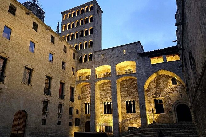 Barcelona Gothic Quarter History Tour - A 2-hour Barcelona Gothic Quarter route that covers Roman to modern stories