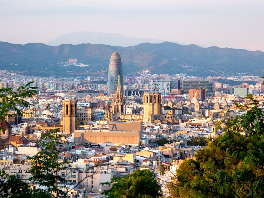 Barcelona: Gothic Quarter & La Sagrada Familia Private Tour - La Sagrada Familia: skip-the-line entry plus an audio guide you can actually use