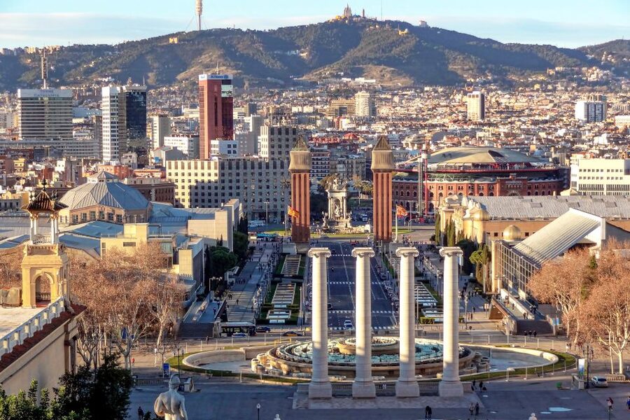 Barcelona: Gothic Quarter & La Sagrada Familia Private Tour - Logistics that matter on a day like this