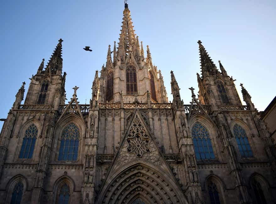 Barcelona: Gothic Quarter Legends, Drinks and candy Tour - Roman remains and medieval lanes, the stops you’ll remember