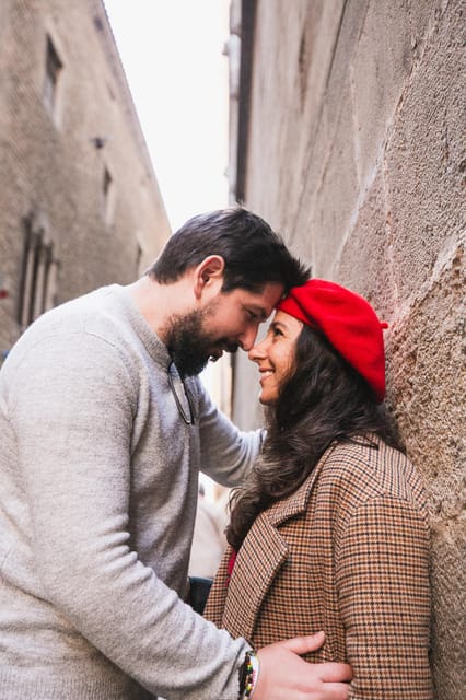 Barcelona: Gothic Quarter Private Photoshoot Experience - The posing coaching that makes first-timers look natural
