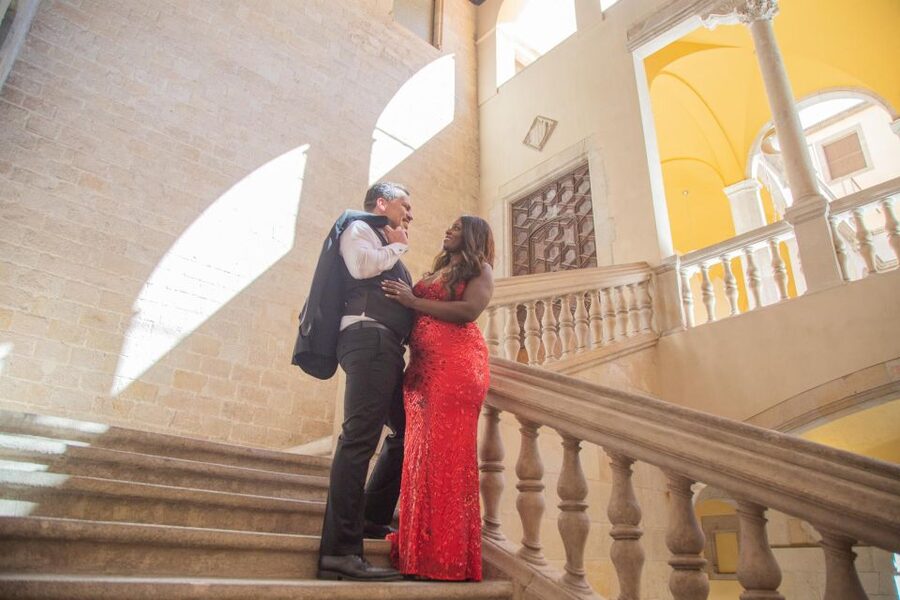 Barcelona: Gothic Quarter Private Photoshoot Experience - What you get: 15 edited photos in 24 hours, plus optional extras