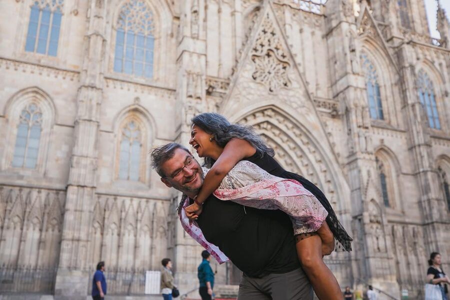 Barcelona: Gothic Quarter Private Photoshoot Experience - Practical tips so your photos come out great