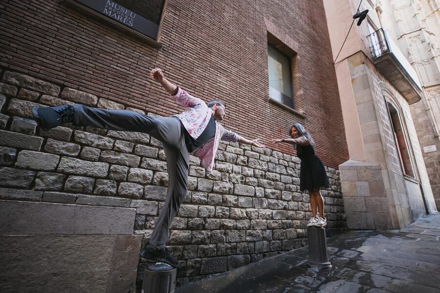 Barcelona: Gothic Quarter Private Photoshoot Experience - Where you start at Pla de la Seu, and how the shoot flows