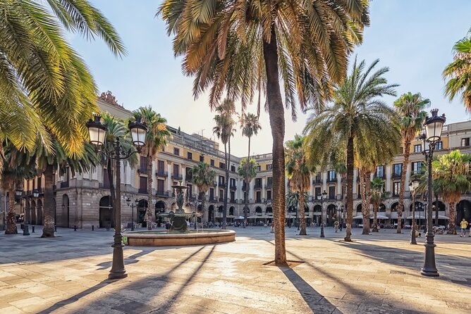 Barcelona Gothic Quarter Scavenger Hunt and City Highlights Walking Tour - Who should book this, and who may feel frustrated