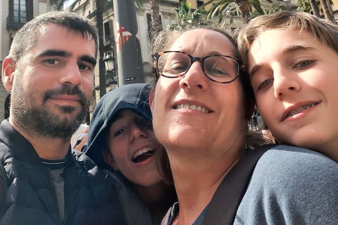 Barcelona Gothic Quarter Scavenger Hunt and City Highlights Walking Tour - Should you book this Gothic Quarter scavenger hunt?