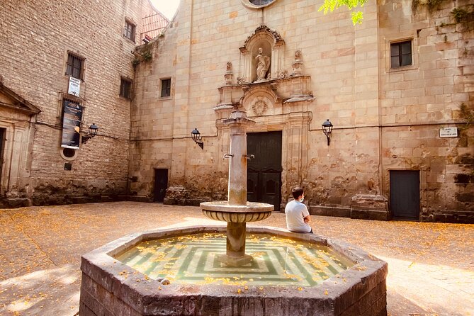 Barcelona Gothic Quarter Tour and Flamenco Show - Why the guide quality really matters here