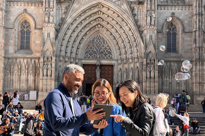 Barcelona Gothic Quarter Tour and Flamenco Show - Hard Rock Café to Plaça Catalunya: your evening orientation