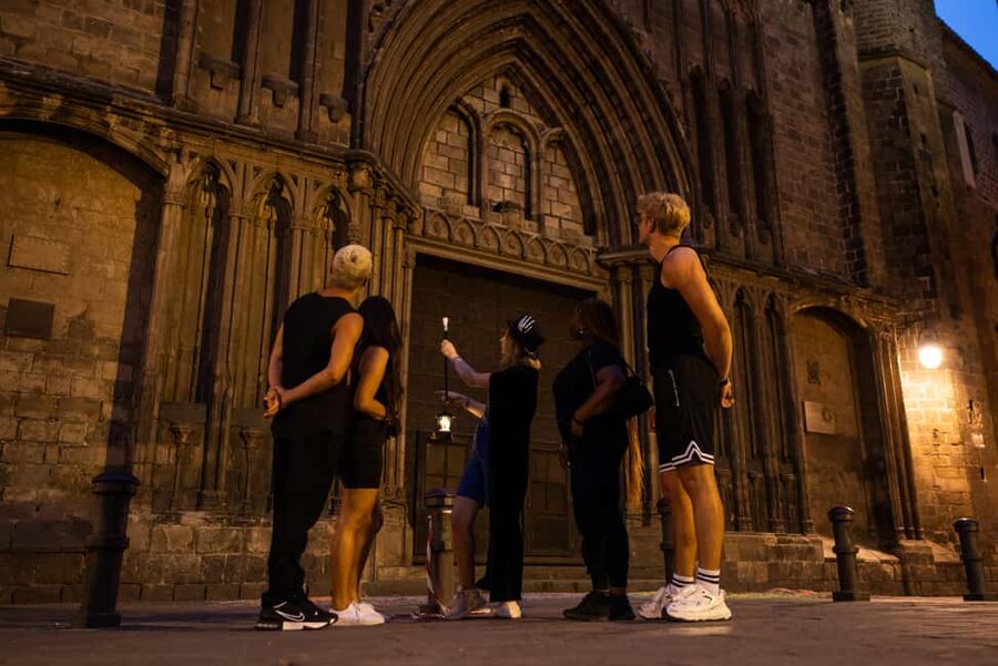 Barcelona: Gothic Quarter Tour Dark History & Ghosts Tour - Entering Barcelona After Dark, and What Makes This Tour Different