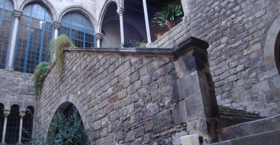 Barcelona: Gothic Quarter Walking Tour - Royal palace stories and why King Fernando’s fear matters