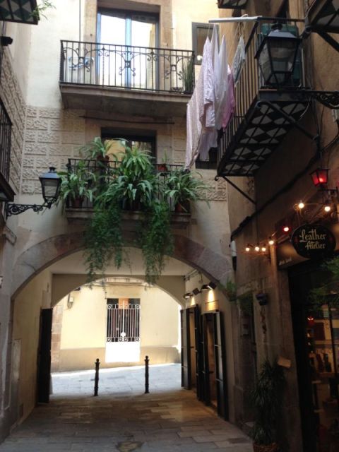 Barcelona: Gothic Quarter Walking Tour - A Gothic theme park feeling, stone by stone, and the egg dance