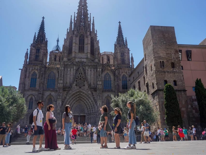 Barcelona: Gothic Quarter Walking Tour w/ Montjuïc Cable Car - Pacing, Comfort, and How to Get the Best Day