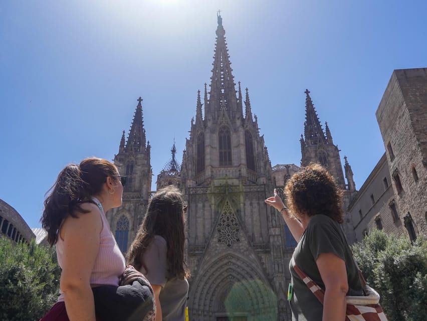 Barcelona: Gothic Quarter Walking Tour w/ Montjuïc Cable Car - Who This Tour Suits Best (and Who Might Want Something Else)