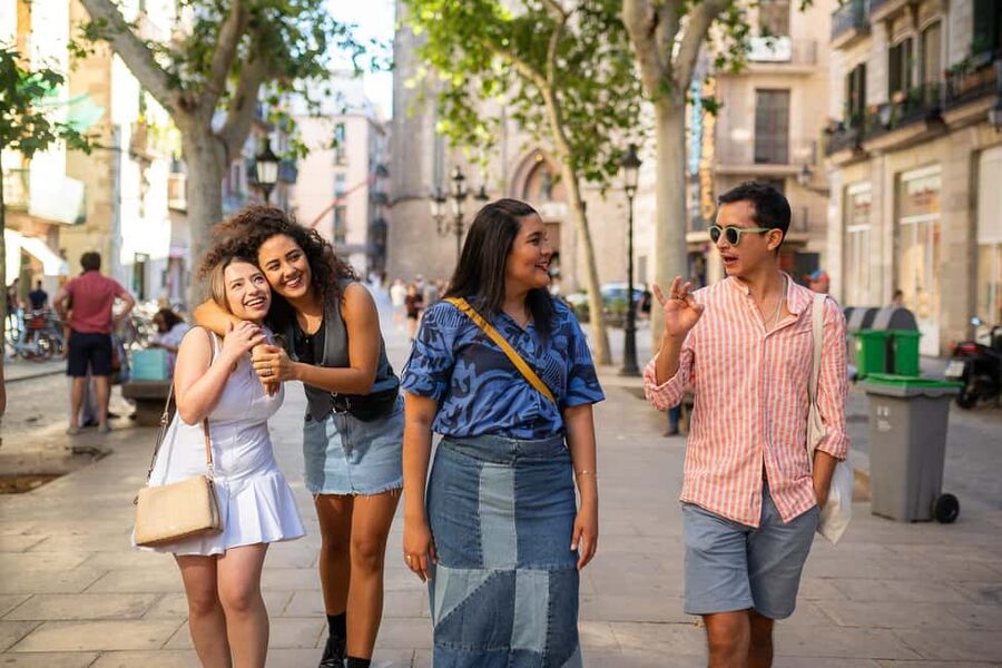 Barcelona: Gothic Quarter Walking Tour with 10+ Attractions - Key things that make this tour worth your time