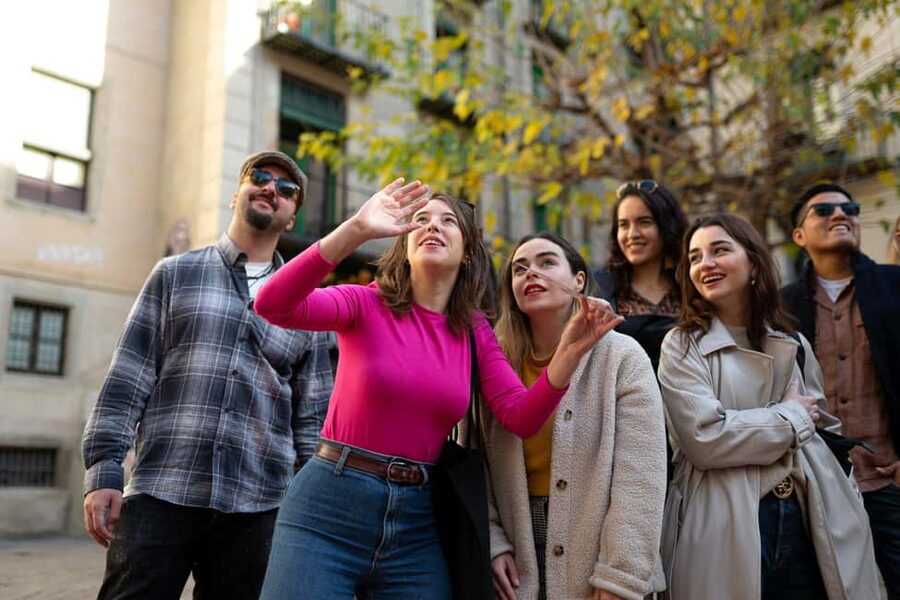 Barcelona: Gothic Quarter Walking Tour with 10+ Attractions - The Gothic highlights: Barcelona Cathedral, La Casa de l’Ardiaca, and Bishop’s Bridge