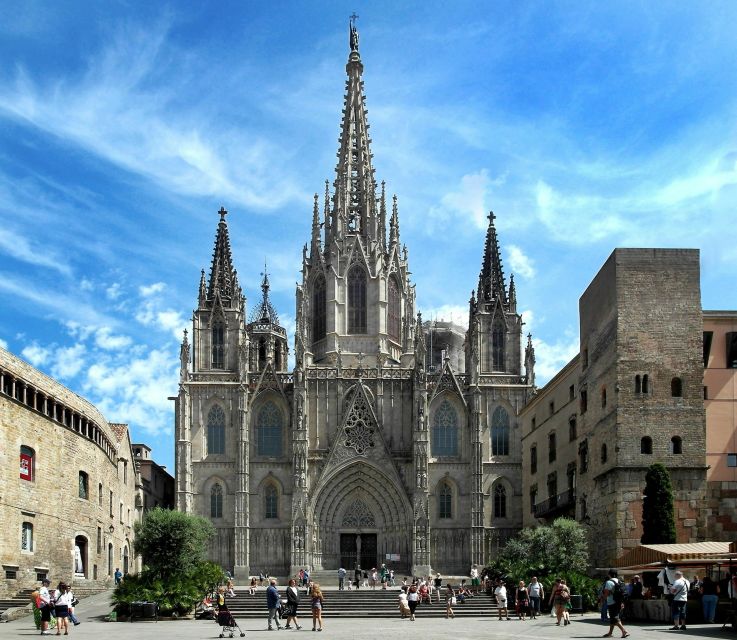Barcelona: Gothic Quarter Walking Tour with Optional Tapas - Starting at Pl. de Catalunya, Near the Fountain of the Six Putti